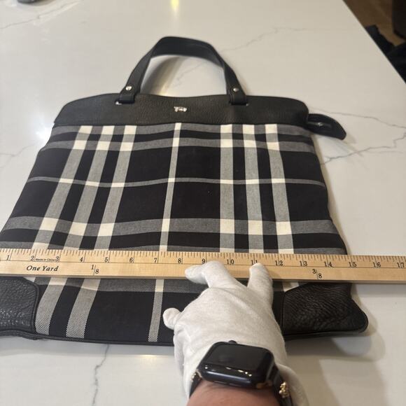 Burberry Stowell Large Black White Plaid Tote With Fuchsia Interior - Picture 14 of 14